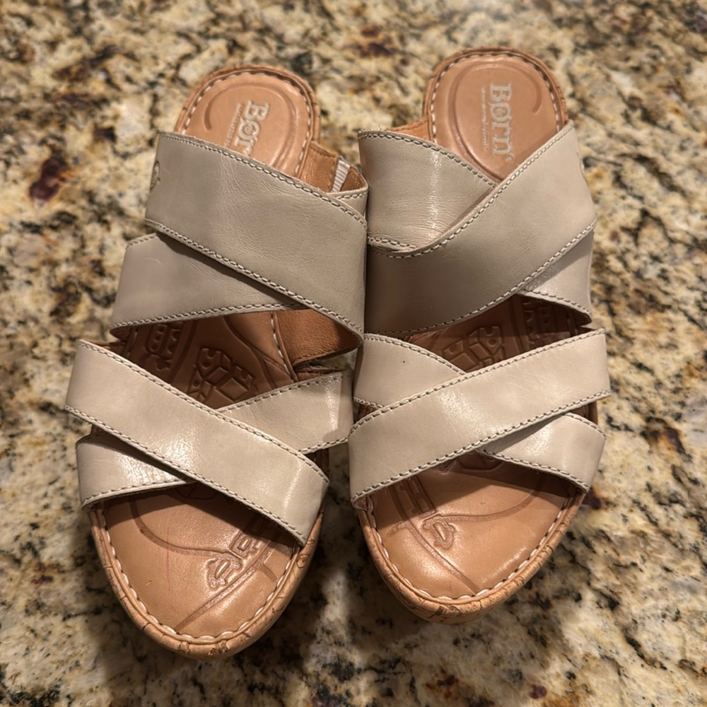 NEW - Born cream leather strappy platform cork chunky heel wedge sandal size 6